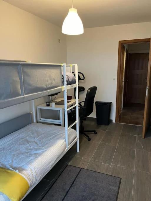 Meuble 92m2 + 2 Terrasses Appartement Brussel