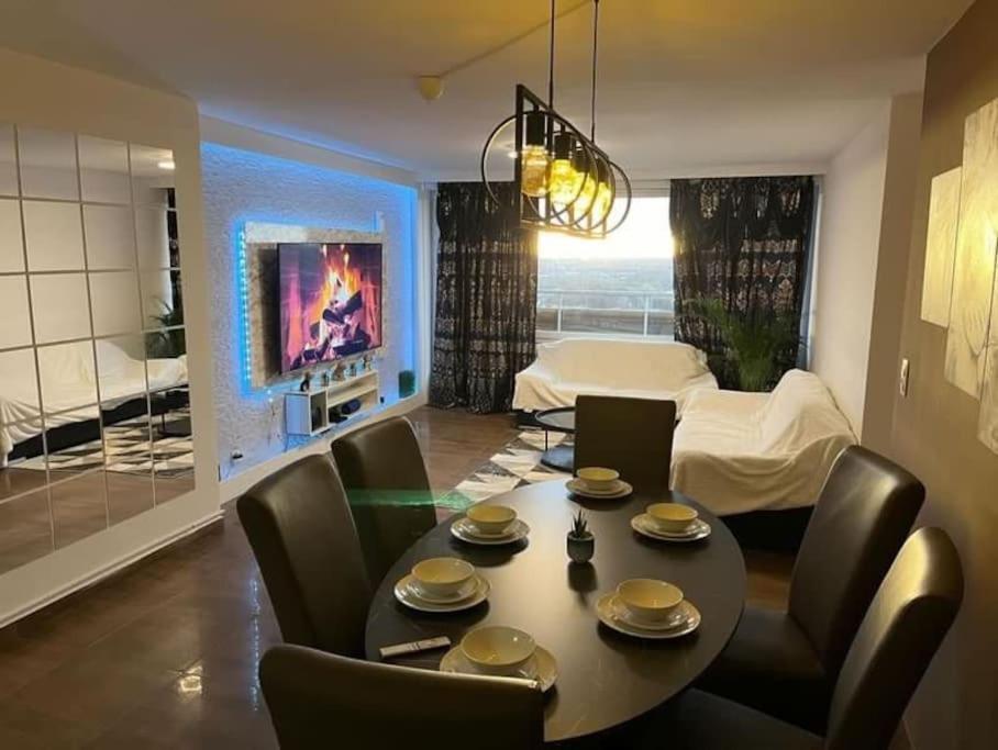 Appartement Meuble 92m2 + 2 Terrasses *